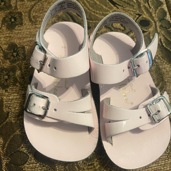 Baby girl size 3 pink sandals - Picture 1 of 1